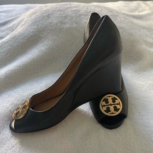 Tory Burch Wedge Black Heels in SZ 8.0M